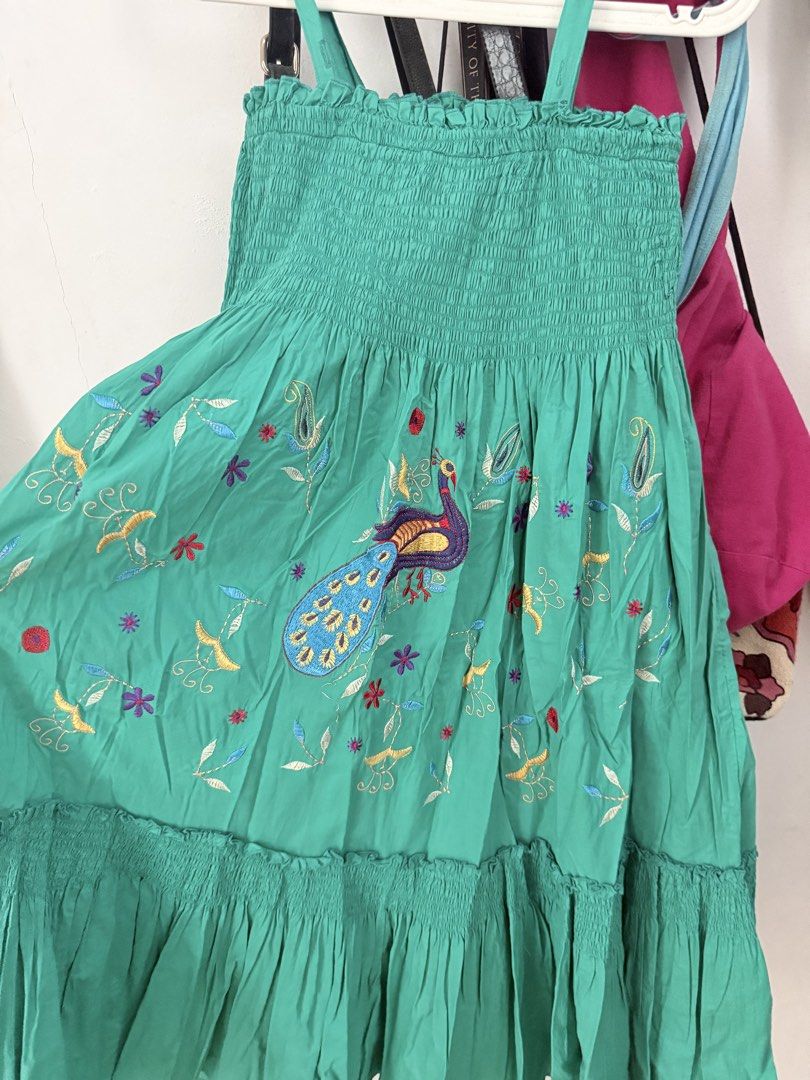 Green Sleeveless Maxi Dress (Category: Dresses) located in Angono. Submitted by h0tpink (Listing ID 1437626052, Image 2). Description: Detachable straps. Fits S-M. .