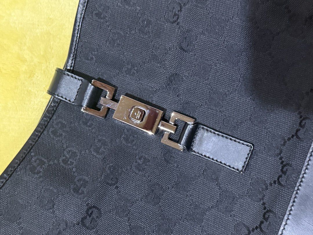 Vintage Gucci jackie (Category: Luxury Bags & Wallets) located in Manila. Submitted by pialoved (Listing ID 1437659384, Image 3). Description: .