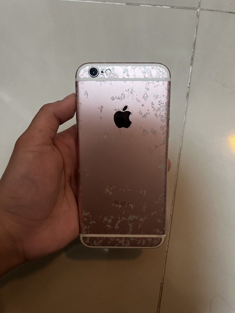 iPhone 6s (Category: iPhone 6 Series) located in Manila. Submitted by sellingelly (Listing ID 1437582268, Image 3). Description: info: - 64 gb - wifi and sim - fingerprint working - no repair history - good camera - working charging port issues: - all buttons not working - bad scratches - 81% battery health.
