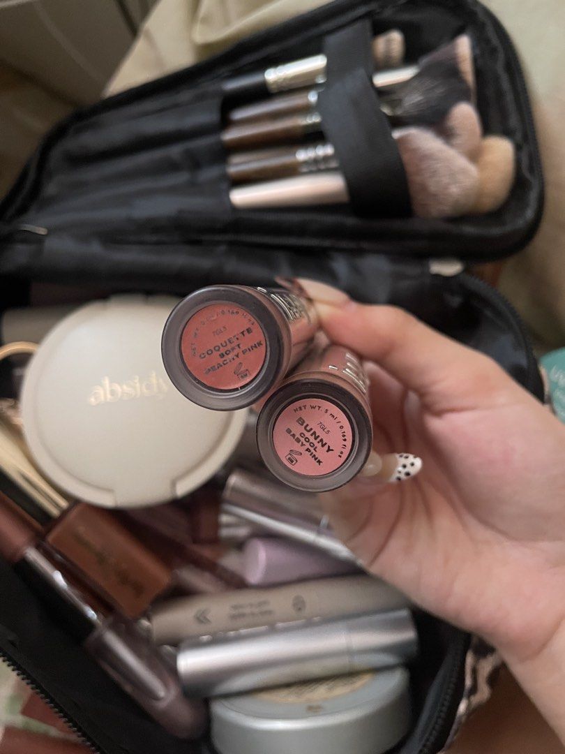 Issy & Kiko Lippies (Category: Makeup) located in Manila. Submitted by sevdeclutter (Listing ID 1437745911, Image 3). Description: dm for info’s.