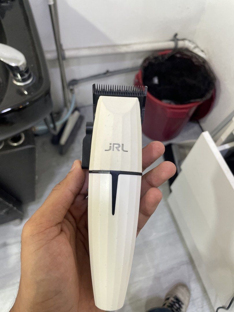 JRL GHOST (Category: Announcements) located in Ipoh. Submitted by nish7111 (Listing ID 1437678769, Image 3). Description: JRL GHOST dapat clipper sahaja -clipper jrl onyx -charger cable -charging dork .