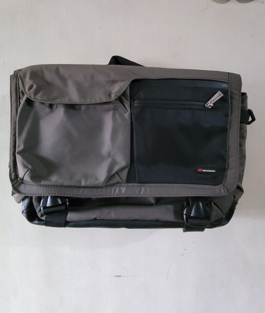 LAPTOP BAG UNISEX (Category: Laptops & Notebooks) located in Quezon City. Submitted by fabshoppe2001 (Listing ID 1437686819, Image 1). Description: LAPTOP BAG KASYA 14INCHES NA LAPTOP.MATIBAY MAKAPAL AMG MATERIAL. PM IF INTERESTED SLIGHTLY NEGOTIABLE LOC: QUEZON CITY MOP: GCASH.