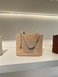 （分類：）位於 。 由 hanabeauty_ 提交（商品編號 1437638290，圖片 1）。簡介： 。