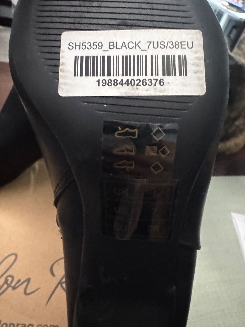London Rag Black Ankle Boots (Category: Boots) located in Paranaque City. Submitted by tammy_0409 (Listing ID 1437627758, Image 2). Description: - London Rag ankle boots - Color: Black - Pointed toe - Small heel - Size: 7 US / 38 EU - New in box (says " Beautiful").