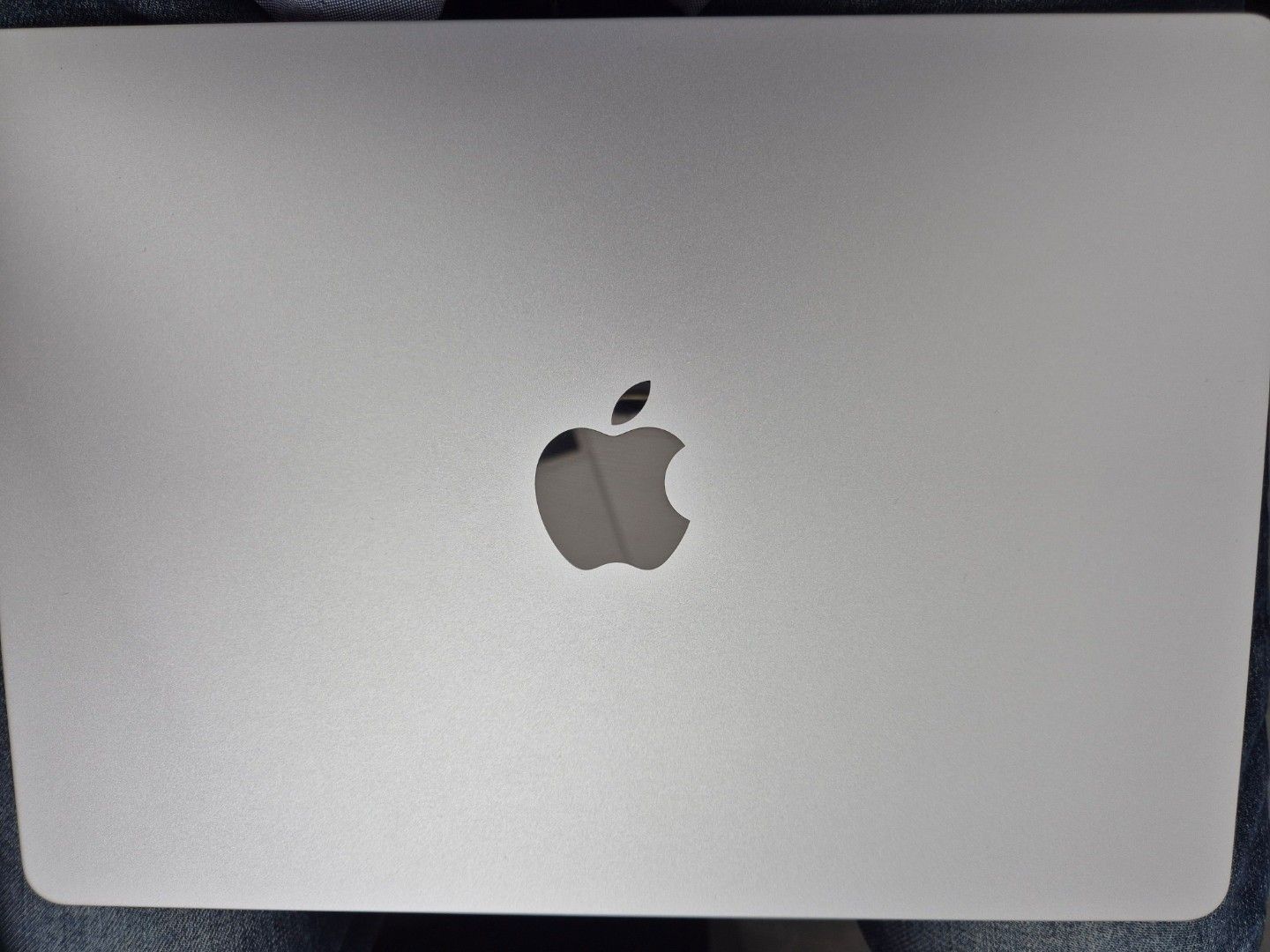 MacBook Air M4453102200339845120