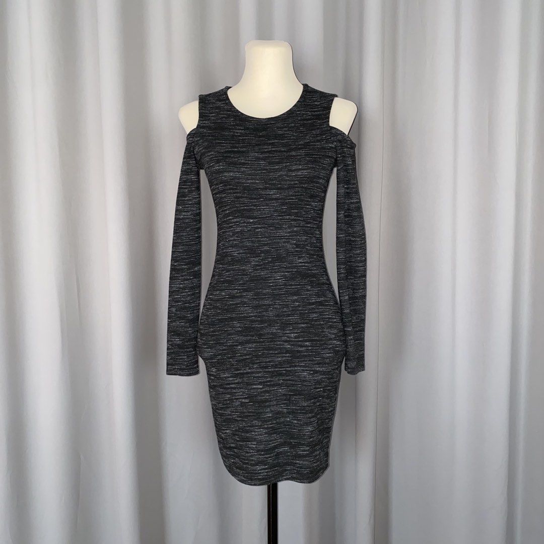 mango cold shoulder longsleeve dress (Category: Dresses) located in Muntinlupa City. Submitted by declutterwithkk (Listing ID 1437721835, Image 1). Description: - mango cold shoulder longsleeve dress - dark grey w/ marled texture - bodycon fit.