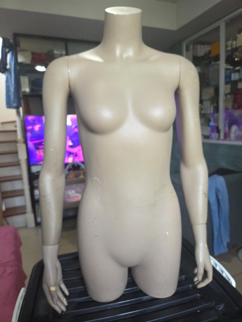 Mannequin - Fiber Glass (Category: Everything Else Others) located in Antipolo. Submitted by msaldeegr83894 (Listing ID 1437715997, Image 1). Description: - Fiberglass mannequin - Detachable arms - Neutral skin tone - see photos for issues - Suitable for clothing display - location near La salle antipolo.