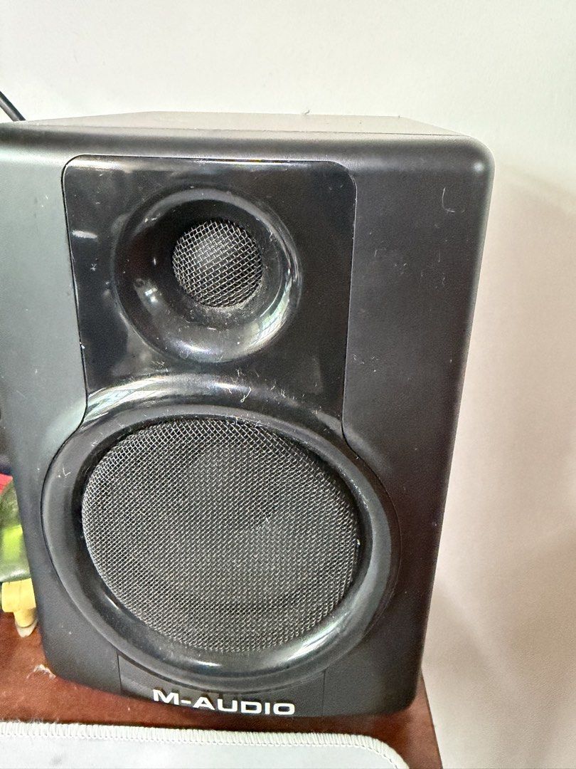M-Audio Studiophile AV-40452879247570391041