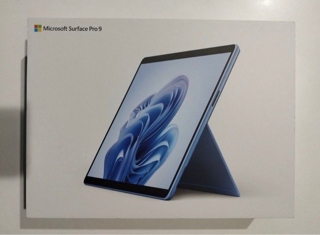 Microsoft Surface Pro 9 - Sapphire - i5, 8GB RAM, 256GB