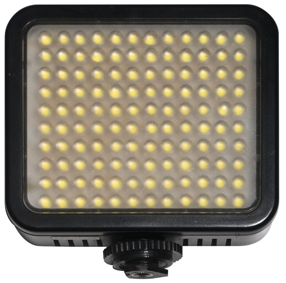 Mini LED Lights (Category: Lighting & Studio Equipment) located in Singapore. Submitted by mandasg (Listing ID 1437629206, Image 1). Description: VL-120 – 7.2W, 500LM, 5600K, 94x93x38mm, 140g - 4xAA Batteries VL-120B – 7.2W, 500LM, 5600K, 94x93x38mm, 155g - Built-in Lithium Battery.