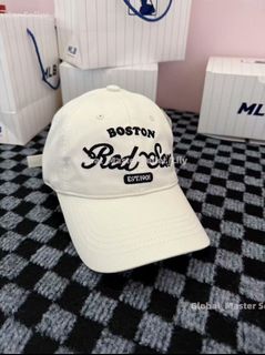 (Category: ) located in . Submitted by fashion.luxe (Listing ID 1437744135, Image 1). Description: .