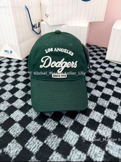 (Category: ) located in . Submitted by fashion.luxe (Listing ID 1437744067, Image 1). Description: .