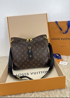 (Category: ) located in . Submitted by luxuryprelovedbagsby_by_agnes (Listing ID 1437708754, Image 1). Description: .