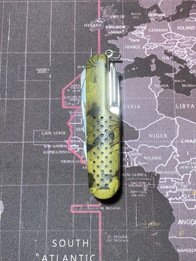 Multifunctional Blade Army Knife (Category: Knives & Chopping Boards) located in Cavite. Submitted by lymseven (Listing ID 1437623622, Image 2). Description: Over 10+ functions. Can opener, knife blade, screwdriver, etc. Markings. Barely Used. Good Condition.