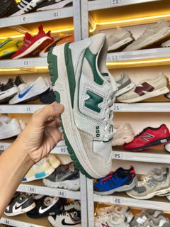 (Category: ) located in . Submitted by soletrip_footwear_trading (Listing ID 1437633334, Image 1). Description: .