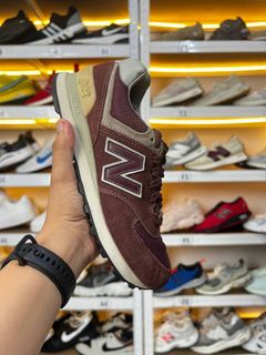 (Category: ) located in . Submitted by soletrip_footwear_trading (Listing ID 1437621618, Image 1). Description: .