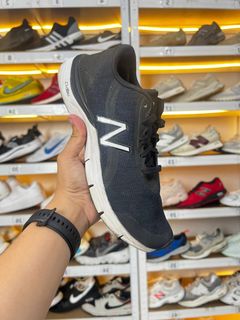 (Category: ) located in . Submitted by soletrip_footwear_trading (Listing ID 1437664136, Image 1). Description: .