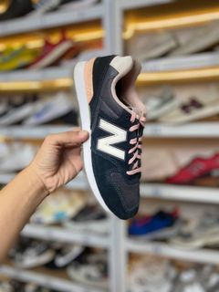 (Category: ) located in . Submitted by soletrip_footwear_trading (Listing ID 1437637843, Image 1). Description: .
