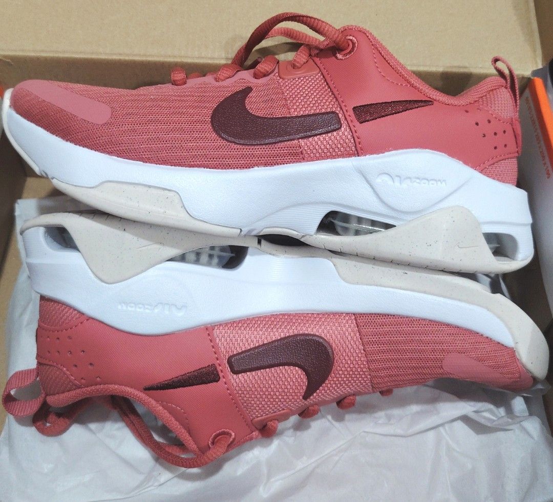 Nike Zoom Bella 6 (Category: Sneakers) located in Manila. Submitted by swiftearth-2b11 (Listing ID 1437681941, Image 2). Description: Authentic Nike Zoom Bella 6 Color: Adobe Size: 5.5 Unused like brand new RFS: Wrong size Meet-up within: Calamba, Cabuyao, Santa Rosa, Binan, San Pedro Lalamove fee should be shouldered by the buyer.
