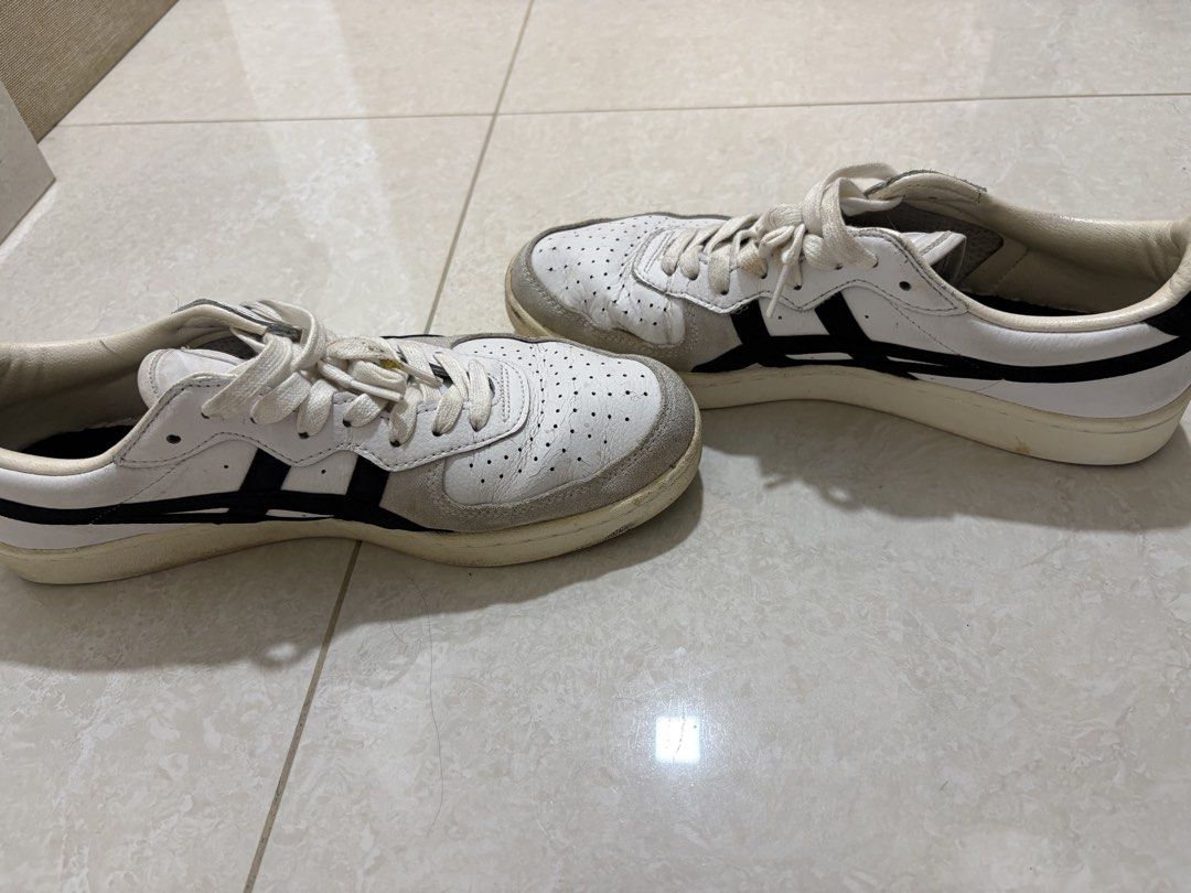 Onitsuka Tiger Mexico 66 Sneakers - US 9 (Category: Sneakers & Footwear) located in Singapore. Submitted by ensonneo (Listing ID 1437678099, Image 2). Description: - Onitsuka Tiger Mexico 66 - Color: White and Black - Size: US 8.5 / EUR 42 .