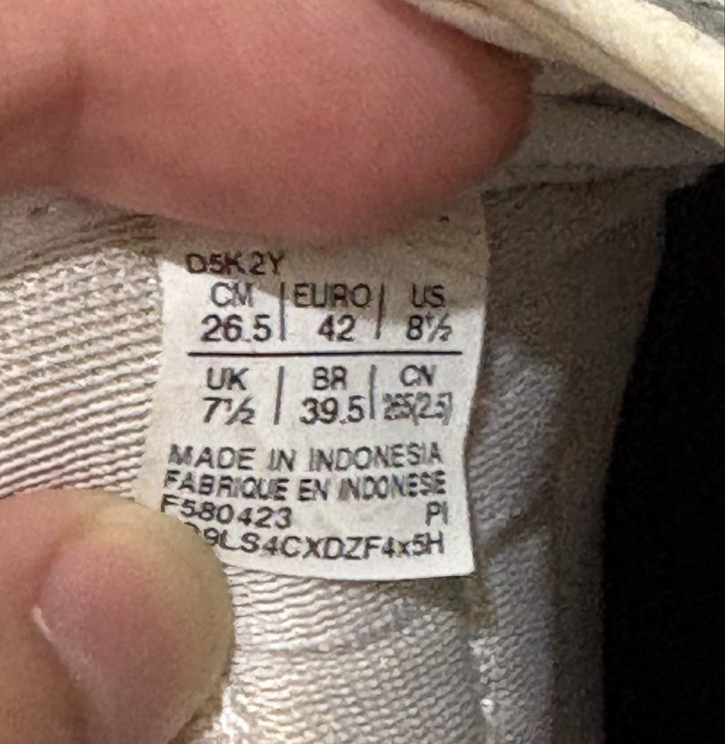 Onitsuka Tiger Mexico 66 Sneakers - US 9 (Category: Sneakers & Footwear) located in Singapore. Submitted by ensonneo (Listing ID 1437678099, Image 3). Description: - Onitsuka Tiger Mexico 66 - Color: White and Black - Size: US 8.5 / EUR 42 .
