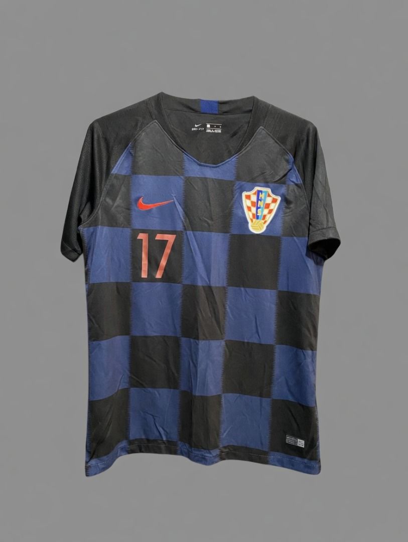 ORIGINAL NIKE SHIRT BLACK&BLUE (Category: Tshirts & Polo Shirts ) located in Baguio. Submitted by mrbondad (Listing ID 1437638412, Image 1). Description: Size BUST: 44 inches LENGTH: 29 inches ✅ Slightly used ✅ Good condition ✅ No major issues ✅ Ready to wear 📍 RFS: Decluttering 💬 Message me for more details/photos. Open for sure buyers only..