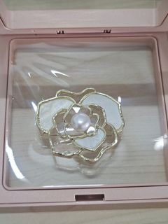 (Category: ) located in . Submitted by beautifuldayyyyy (Listing ID 1437590422, Image 1). Description: .