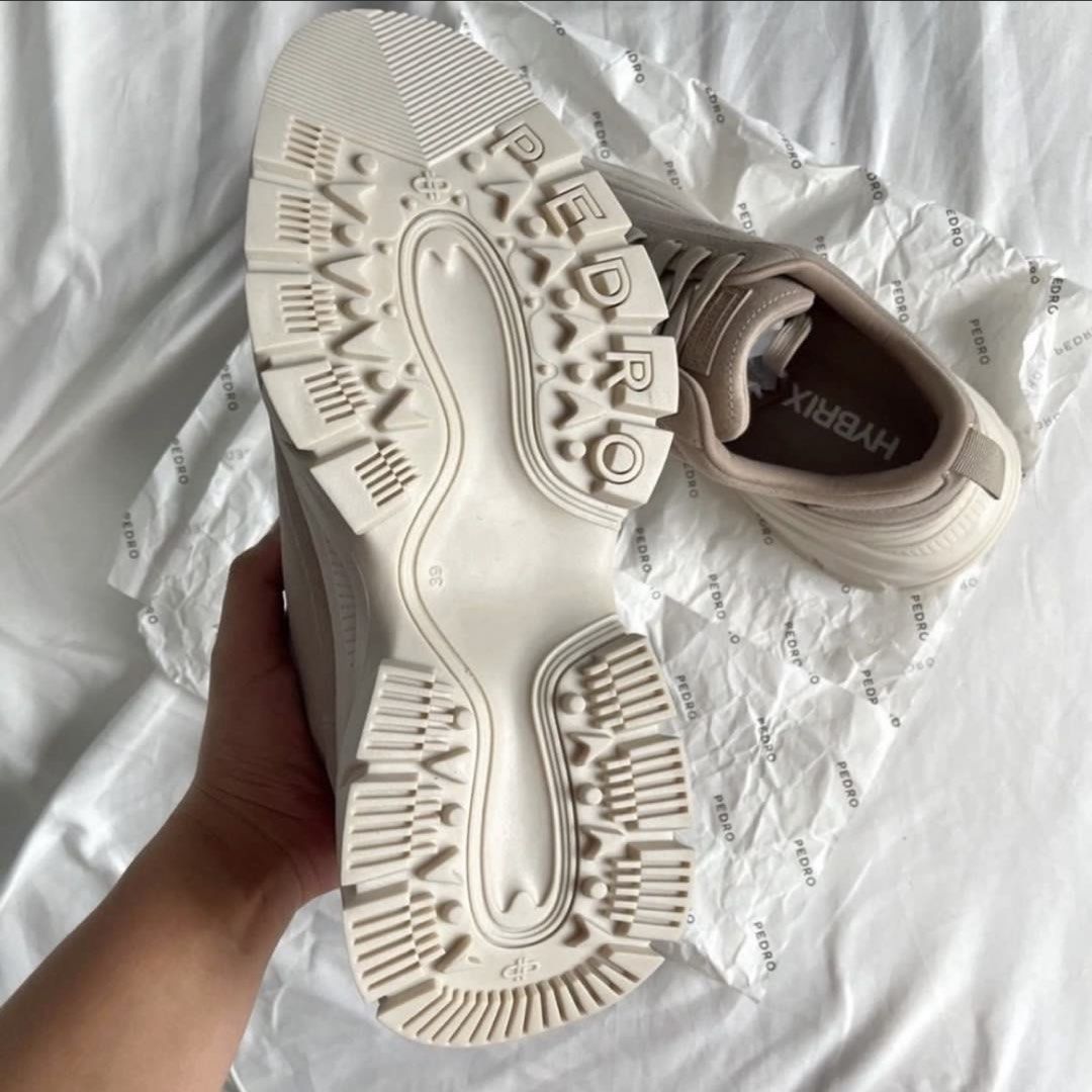 Pedro, Hybrix Chunky Sneakers (Category: Sneakers) located in Las Pinas. Submitted by _svrx (Listing ID 1437756034, Image 3). Description: Brand new from sg Size 39 Beige Without box.