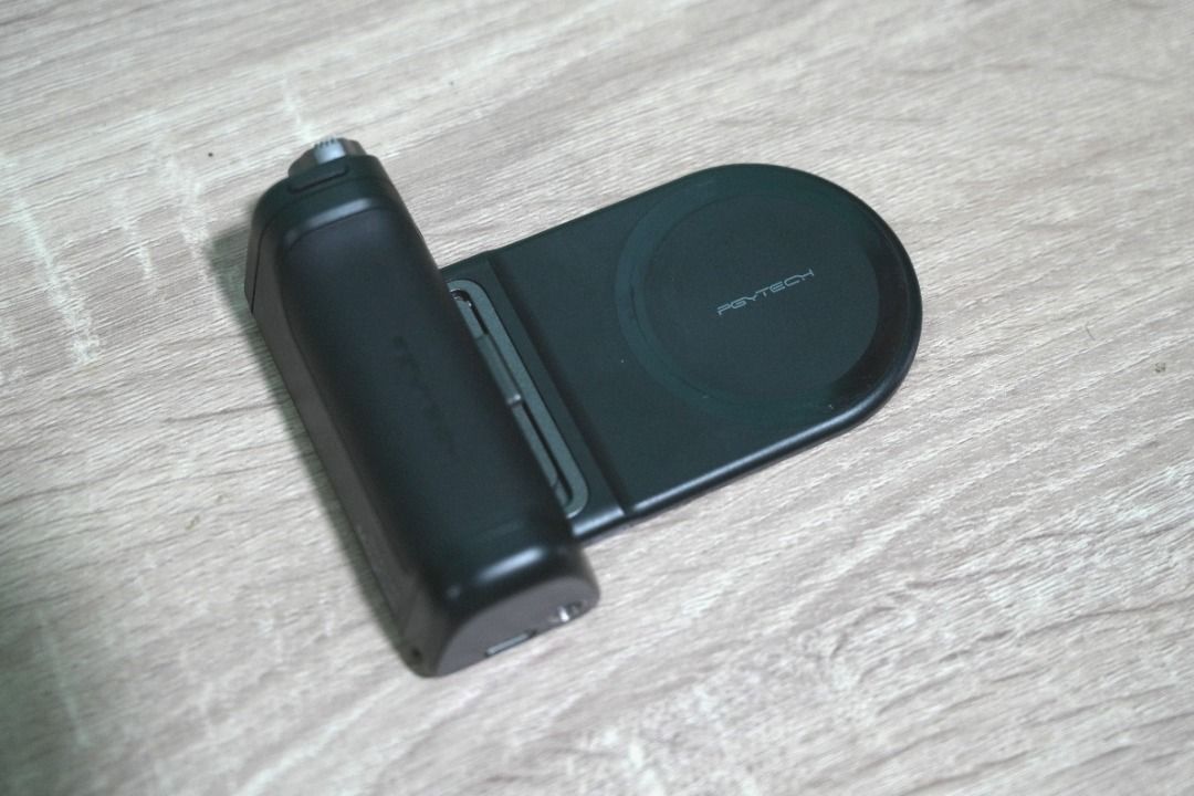 PGYTECH MagCam Phone Grip | Black (Category: Other Mobile & Gadget Accessories) located in La Trinidad. Submitted by giftstorage (Listing ID 1437752984, Image 3). Description: PGYTECH MagCam Phone Grip | Black Price slightly negotiable Not available for swap RFS: Not used Only used for few times Scratches on the module due to attached PGYTECH MagGlow Phone Fill Light • PGYTECH MagGlow Phone Fill Light sold separately in shop • Additional discount