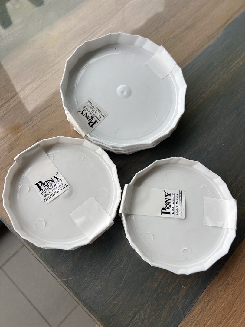 Pony Homeware White Plates - Set of 3