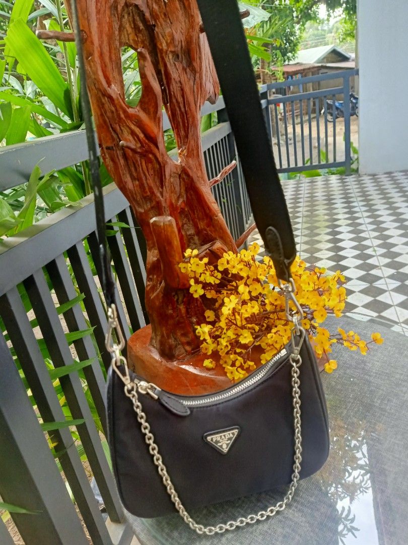 Prada Nylon (Category: Luxury Bags & Wallets) located in Manila. Submitted by julieramosoctober1 (Listing ID 1437748499, Image 3). Description: original prada nylon sling bag.