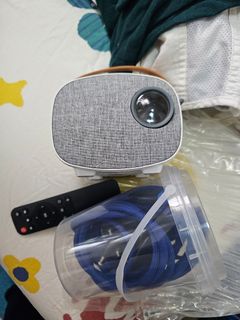 Projector 投影機459261052254965760