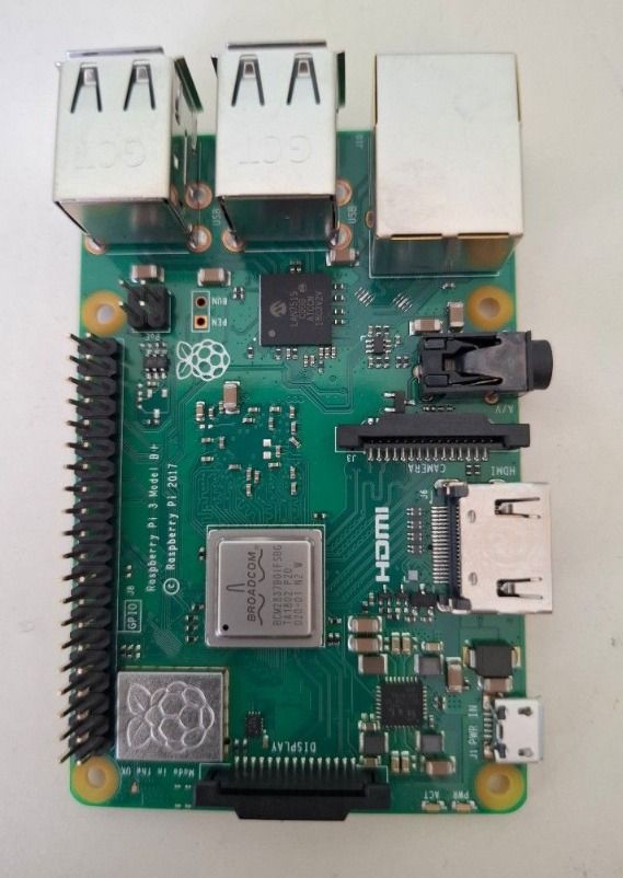 Raspberry Pi 3 Model B+ with Case453234620535951360
