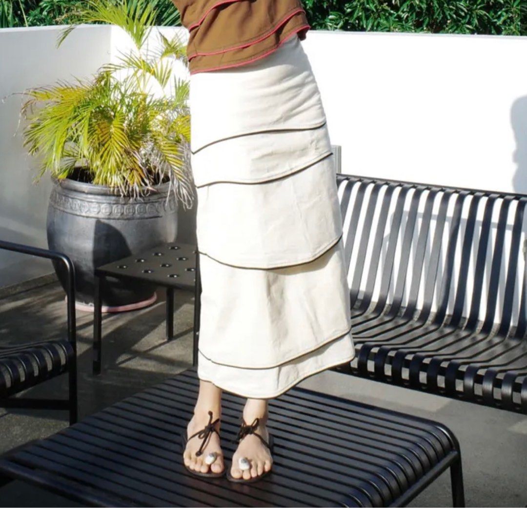 [RENT] Anika Arlo Skirt (Category: Skirts) located in Quezon City. Submitted by boogiewbee (Listing ID 1437682614, Image 1). Description: FOR RENT ONLY Renter shoulders shipping Item should be returned UNWASHED ~rent 3 days: 500 [e.g. pickup made at 8am on a Monday, item should be returned by 8am on Thursday] ~rent for a trip: 1k [pickup and return should be discussed] Payment of 4,000 should be done prior to pickup then 3,500 will be refunded up