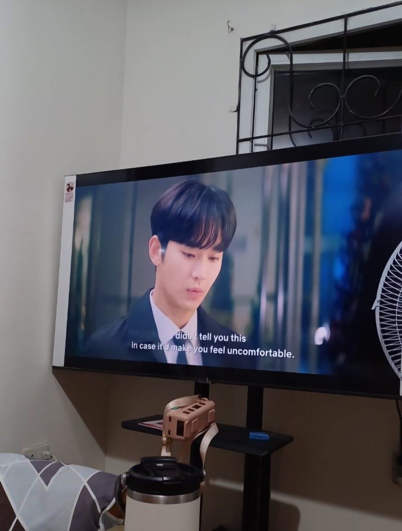 Samsung AU7000 55" Smart TV (Category: TV) located in Manila. Submitted by cjmndy (Listing ID 1437732101, Image 1). Description: 🚨 RUSH SALE 🚨 Samsung 55” 4K Smart TV (AU7000) + FREE Heavy-Duty TV Stand 📺 55” Samsung Crystal UHD 4K Smart TV ✔️ Smart TV (Netflix, YouTube ready) ✔️ Clear 4K display ✔️ No issues — working perfectly ✔️ Well maintained ❌️ No remote 🎁 FREE heavy-duty TV stand (matibay, tipid space) 💰 ₱16,000 (LAST PRICE / rush — n