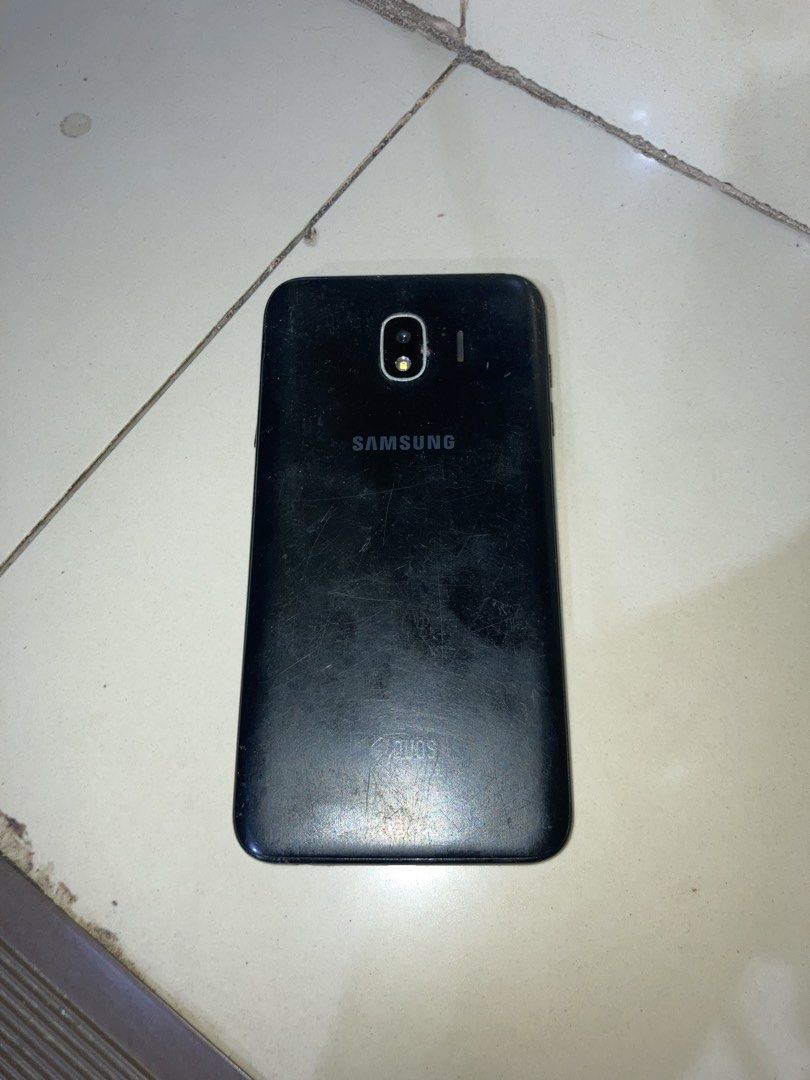 Samsung J4 (Defective) (Category: Samsung) located in Caloocan City. Submitted by decluttermnlz (Listing ID 1437709066, Image 1). Description: Samsung J4 DEFECTIVE! Buy at your own risk. Issues stated below: - Obvious cracks (LCD) - Not charging or turning on (Battery issue probably) - Globe locked Model: Samsung J4 2018 SM-J400G/DS Research online for specs. Buy at your own risk! All sales are final. .