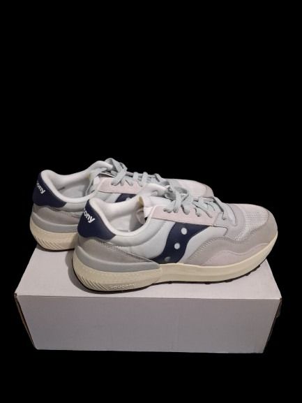 Saucony Jazz NXT Sneakers (Category: Sneakers) located in Imus. Submitted by zealdog.725f0a (Listing ID 1437756812, Image 2). Description: - Saucony Jazz NXT sneakers - Color: Navy, White, Grey - Size: US 8.5 / EUR 42 - Includes original box - Saucony logo detail - Lace-up closure.