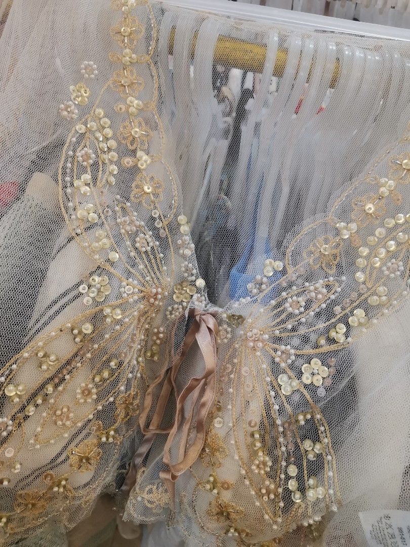 Sequins Tops (Category: Blouses) located in Danao, Cebu. Submitted by 6000thrifts.ph (Listing ID 1437678977, Image 2). Description: 500.