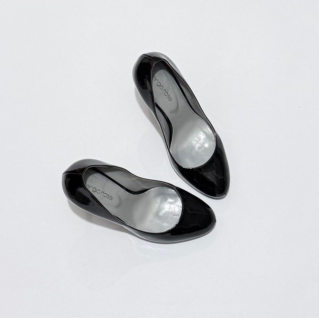 Sergio Rossi (Category: Heels) located in Quezon City. Submitted by byuklph (Listing ID 1437735179, Image 1). Description: Authentic 💯 size 36.5✨ excellent condition normal signs of used .