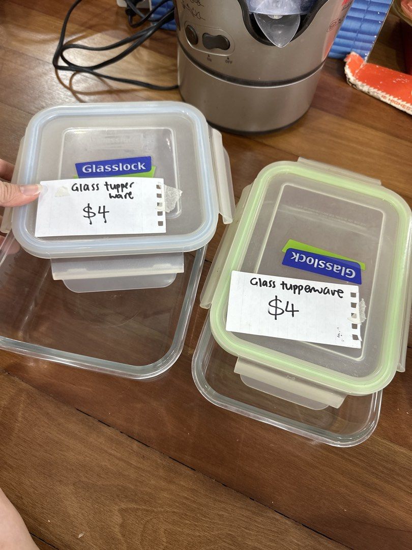 Set of 2 glass tupperware