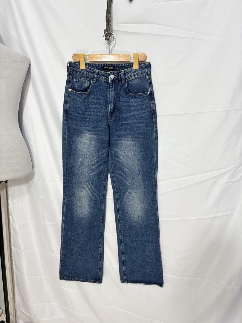 SHEIN wideleg denim jeans (Category: Jeans) located in Legazpi City. Submitted by happywind.8 (Listing ID 1437671318, Image 1). Description: Size: 28-29 With flaw as seen on photo 📍Nabua Camsur 🚛J&T.