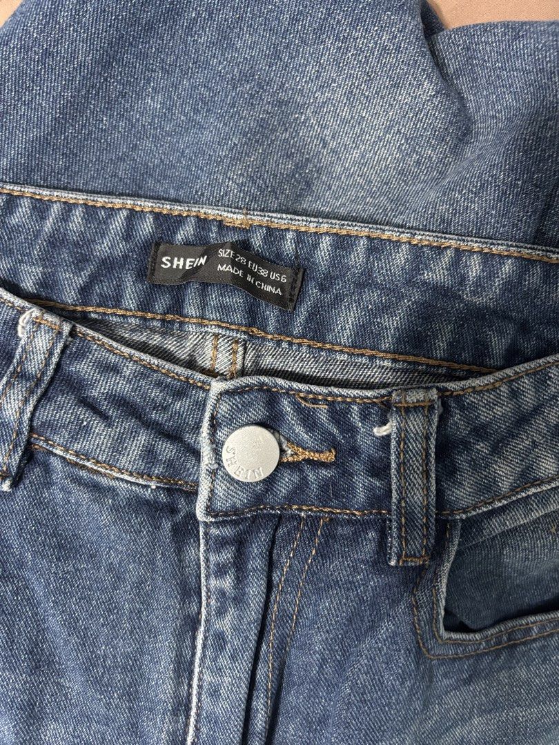 SHEIN wideleg denim jeans (Category: Jeans) located in Legazpi City. Submitted by happywind.8 (Listing ID 1437671318, Image 2). Description: Size: 28-29 With flaw as seen on photo 📍Nabua Camsur 🚛J&T.