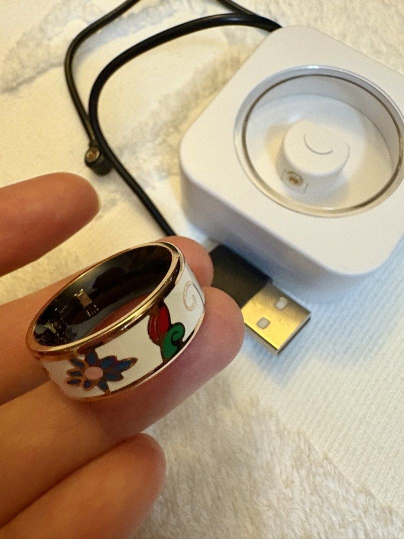 Smart ring (size 7) (Category: Other Mobile & Gadget Accessories) located in Makati City. Submitted by chicken_nuggetsss (Listing ID 1437672191, Image 2). Description: Brand new Worn once It’s pretty, but not my size :/ Size 7.