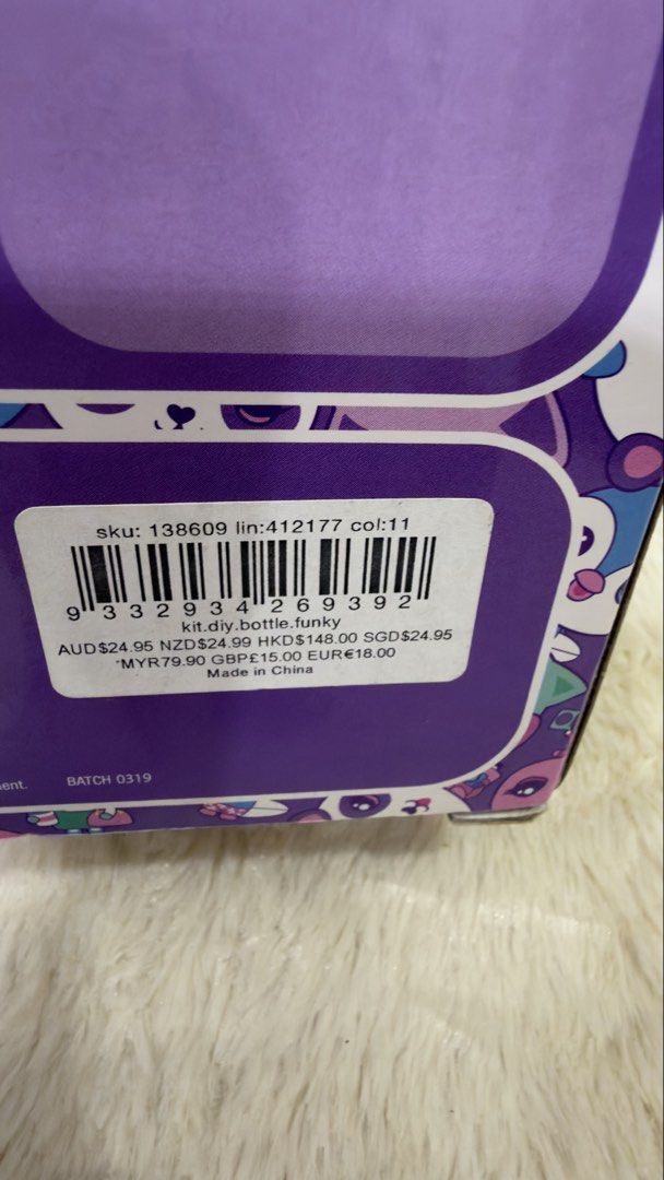 Smiggle DIY Drink Bottle (Category: Water Bottles & Tumblers) located in Lucena. Submitted by bagafficionados (Listing ID 1437715904, Image 3). Description: This is a Smiggle Funky DIY Drink Bottle set in purple.This kit includes a 600ml BPA-free water bottle.It comes with colored charms, a silicone band, a colored chain, and clasps/rings for decoration.The set is designed for children aged 6 and older to personalize their own water bottle..