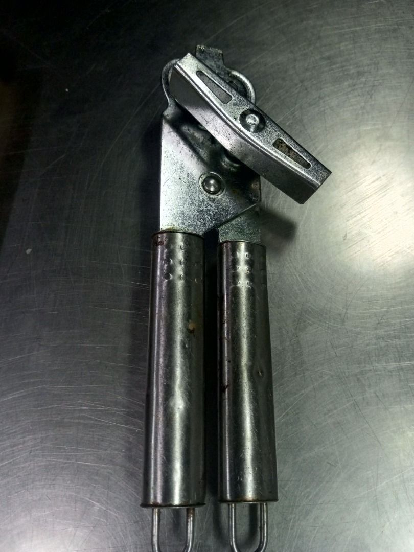 Stainless Can opener (Category: Other Kitchenware & Tableware) located in Quezon City. Submitted by foxsquaredeals (Listing ID 1437648519, Image 1). Description: 1pc available RFS: Used from previous business Own pick up/SF shouldered by buyer. MOP: Cash upon pick up, BDO, BPI or Chinabank .