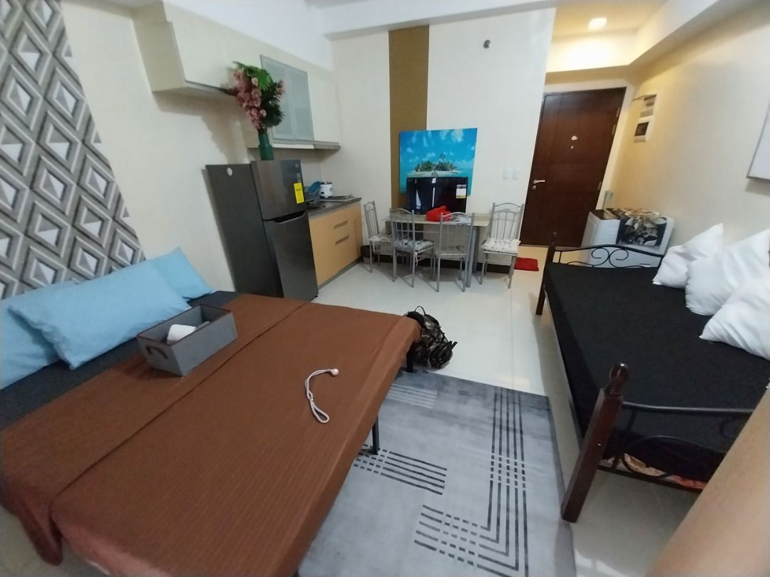 Studio 23 m2 (Category: Apartments & Condos) located in Taguig. Submitted by 1968greatbear1968999 (Listing ID 1437702099, Image 2). Description: Studio type - semi furnished @ Viceroy Tower 3.