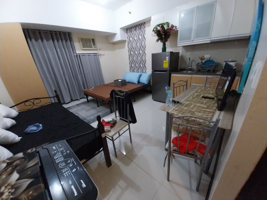 Studio 23 m2 (Category: Apartments & Condos) located in Taguig. Submitted by 1968greatbear1968999 (Listing ID 1437702099, Image 3). Description: Studio type - semi furnished @ Viceroy Tower 3.