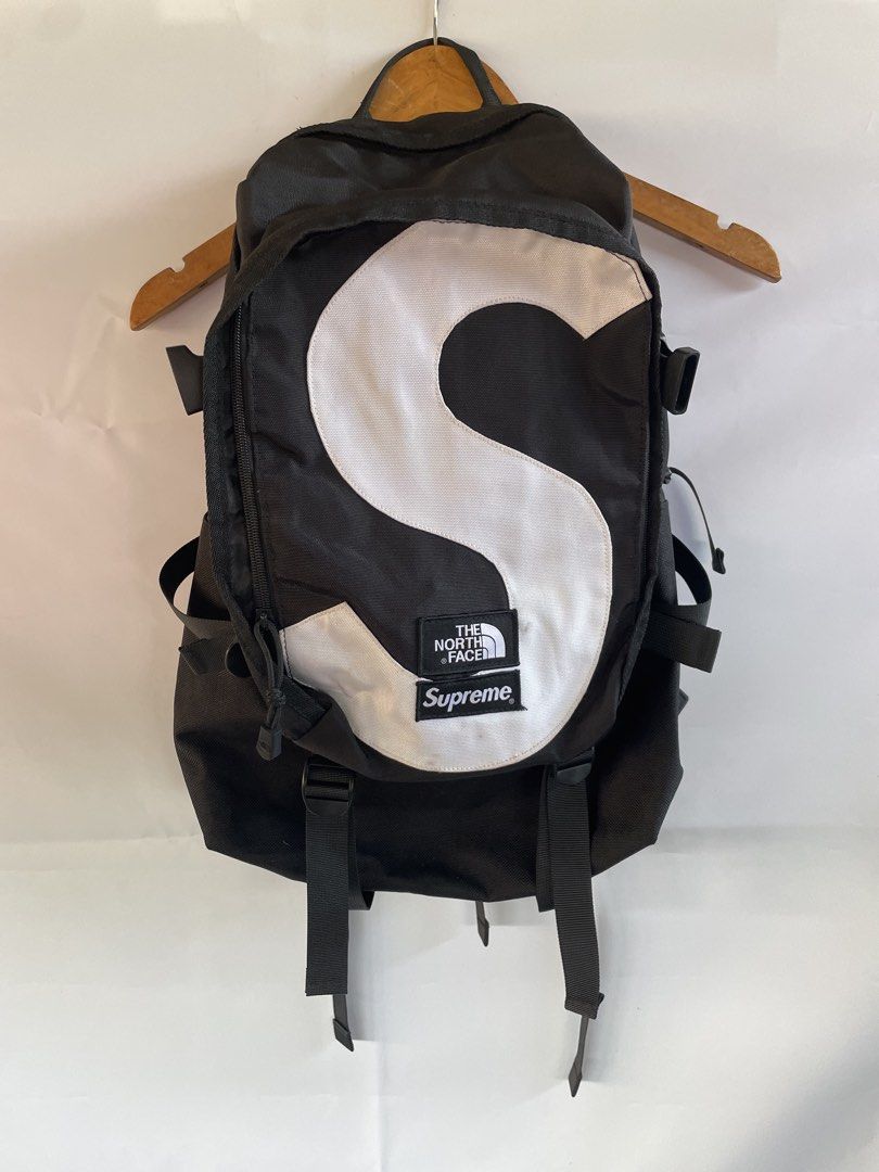 Supreme x The North Face Expedition Backpack (Category: Backpacks) located in Manila. Submitted by nina122386 (Listing ID 1437644093, Image 1). Description: .
