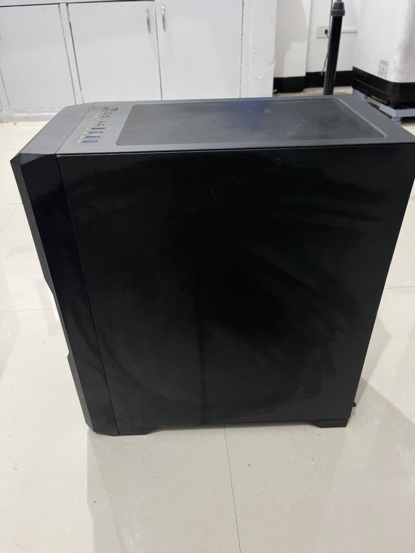 System Unit Case (Category: Computer Parts) located in Pasay City. Submitted by iahaaa (Listing ID 1437614948, Image 2). Description: Used for 5 years, price negotiable No issue Buyer will shoulder shipping fee Pick up loc: Taguig/Muntinlupa/Pasig/Makati.
