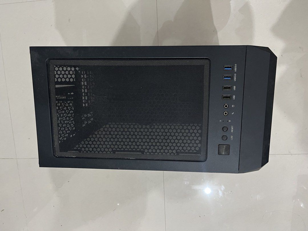 System Unit Case (Category: Computer Parts) located in Pasay City. Submitted by iahaaa (Listing ID 1437614948, Image 1). Description: Used for 5 years, price negotiable No issue Buyer will shoulder shipping fee Pick up loc: Taguig/Muntinlupa/Pasig/Makati.